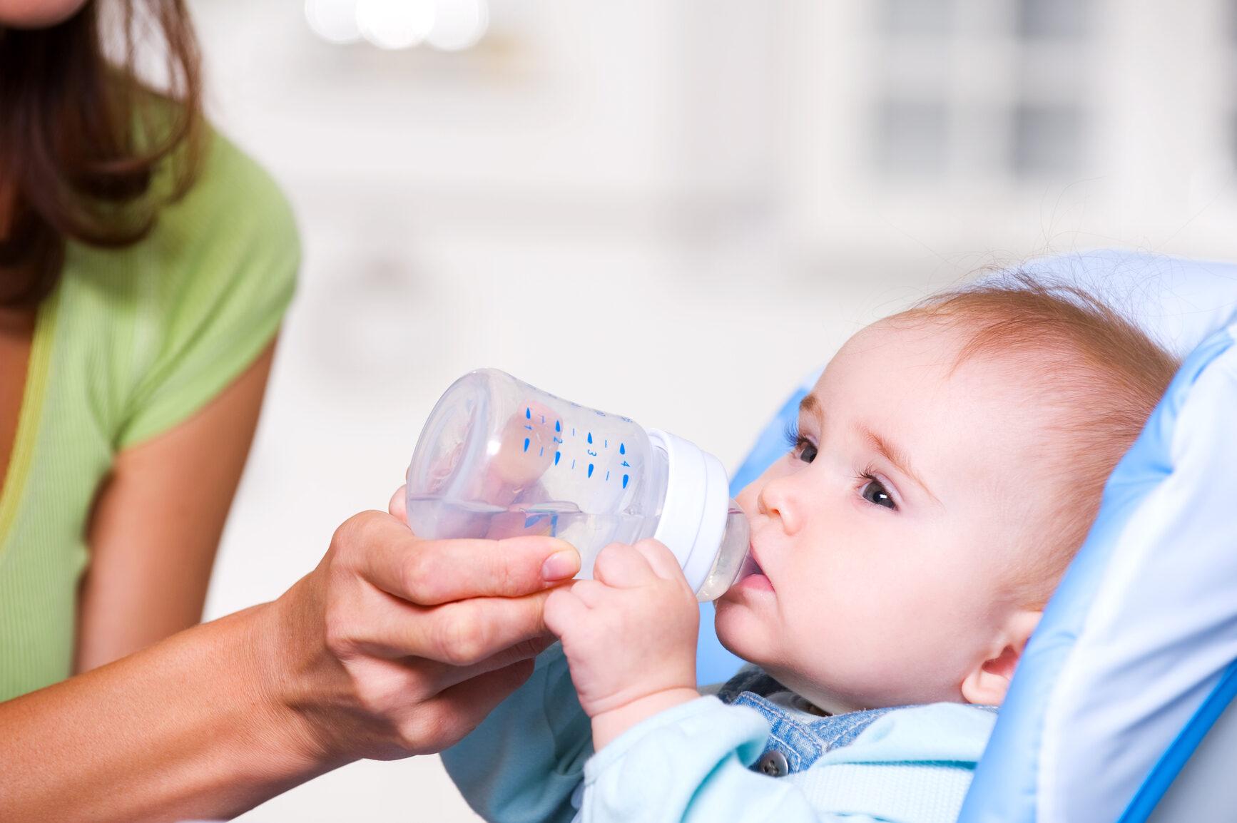 baby-drinking-water